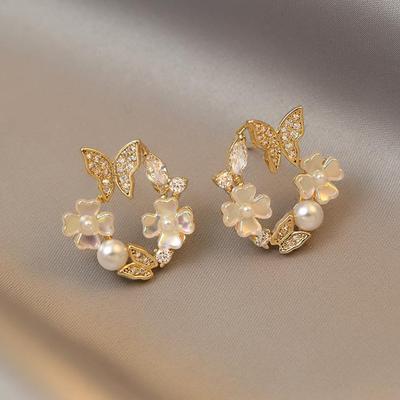 Schmetterling Künstliche Perlen Ohrstecker für Frauen Piercing Elegante Blumen Ohrringe Accessoires Schmuck