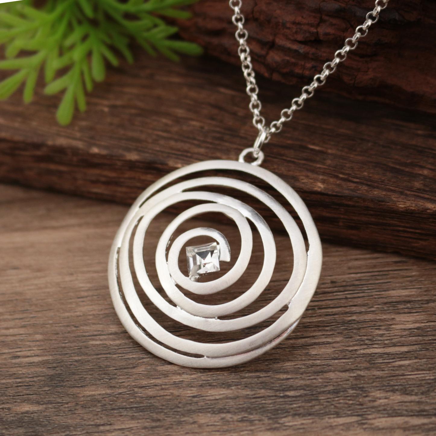 

Новий матовий круглий порожнистий геометричний лінійний кулон, жіночий модний висококласний матовий кольє-кільце