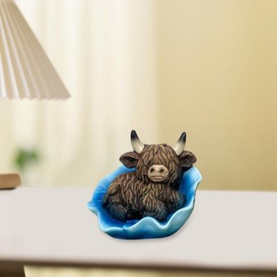 Flower Highland Cow Figurine Cute Spring Highland Cow Statue In Flower Base Resin Farmhouse Desk Decoration for Home Garden Kitchen Office