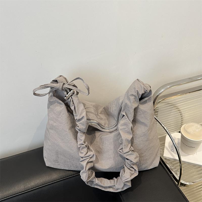Large capacity cloud pleated drawstring shoulder strap shoulder bag solid color simple lazy style versatile messenger tote bag