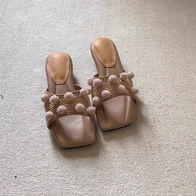 Fashion 2025 NEW Romantic Vacation Style Woven Straw Flat Head Women's Sandals Outdoor Thick Heel Retro Beach Slippers
