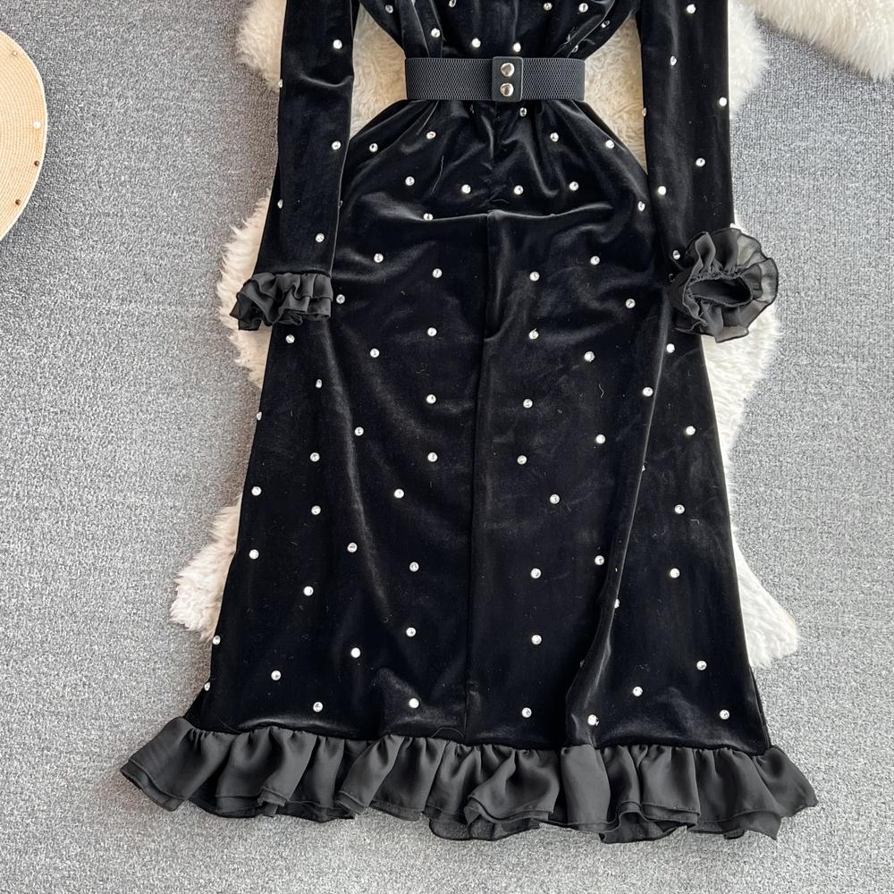 Balck Hepburn Sweet Style Damenkleid Flare Langarm Diamantständer Samt Hohe Taille A-Linie Kleider Herbst Winter Modedesign Partykleidung