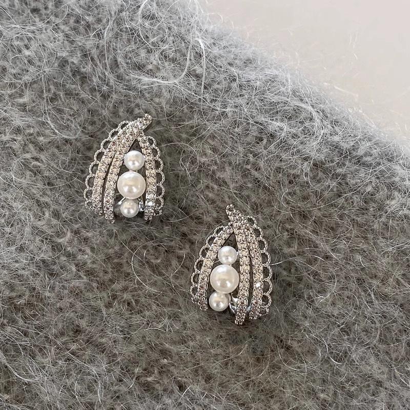 Exaggerated Light Luxury Earrings Electroplating Temperament Diamond Pearl Earrings Fashionable and Versatile Female Retro Zircon Earrings