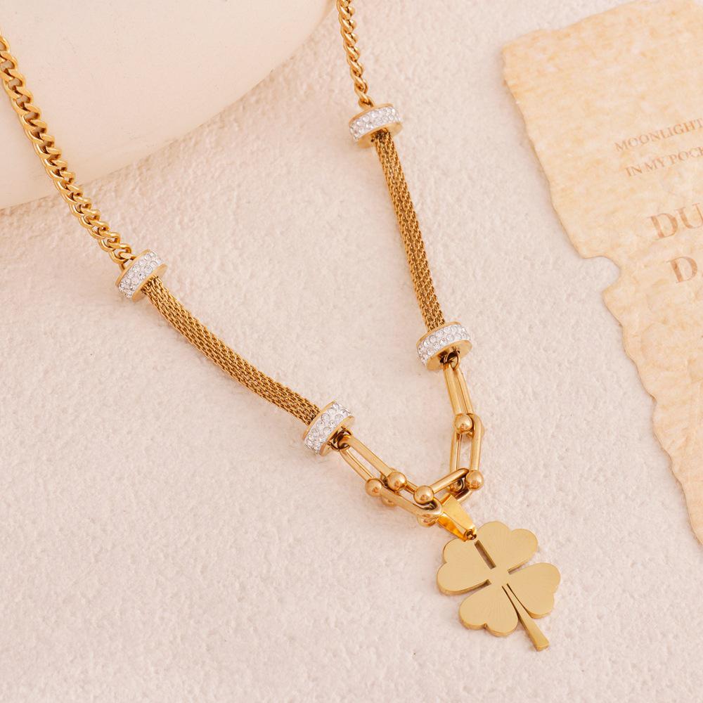 Elegant Titanium Steel Heart Pendant Necklace - Niche Ins Style, Light Luxury Stainless Steel Design