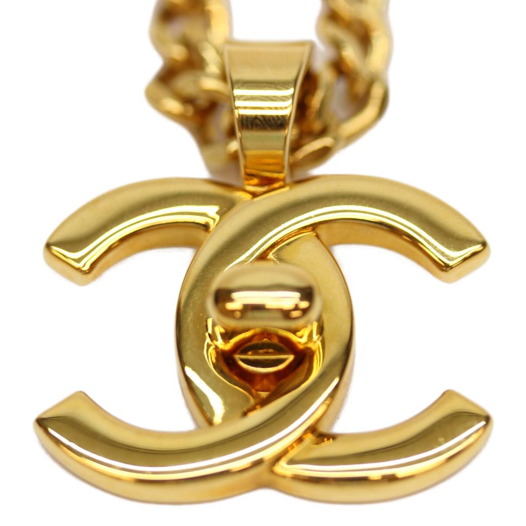 CHANEL 96P Gold Turn Lock Coco Long Chain Necklace Necklace goldUsed