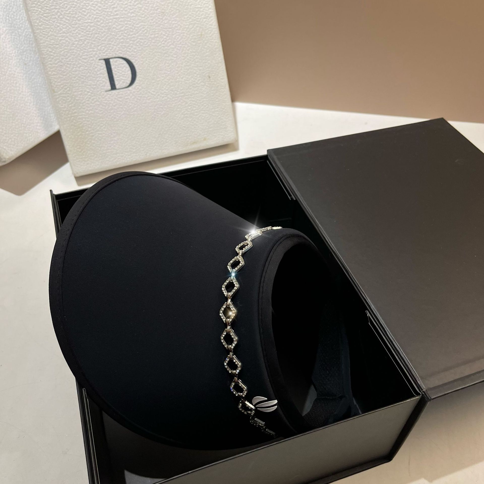 

Double-Sided Ice Silk Empty Top Hat Summer Rhinestone Little Fairy Sunscreen Artifact Sun Hat Outdoor Riding Windproof Sun Hat Adjustable чорний