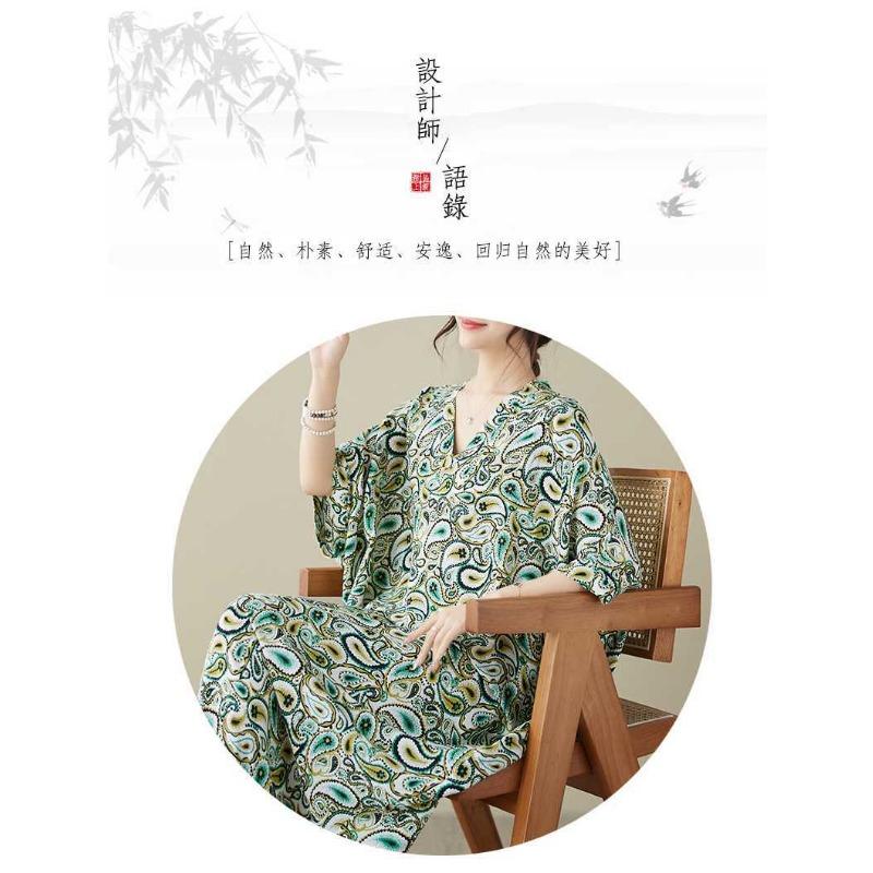 Summer V-neck Large Size Loose Literary Vacation Style Dresses