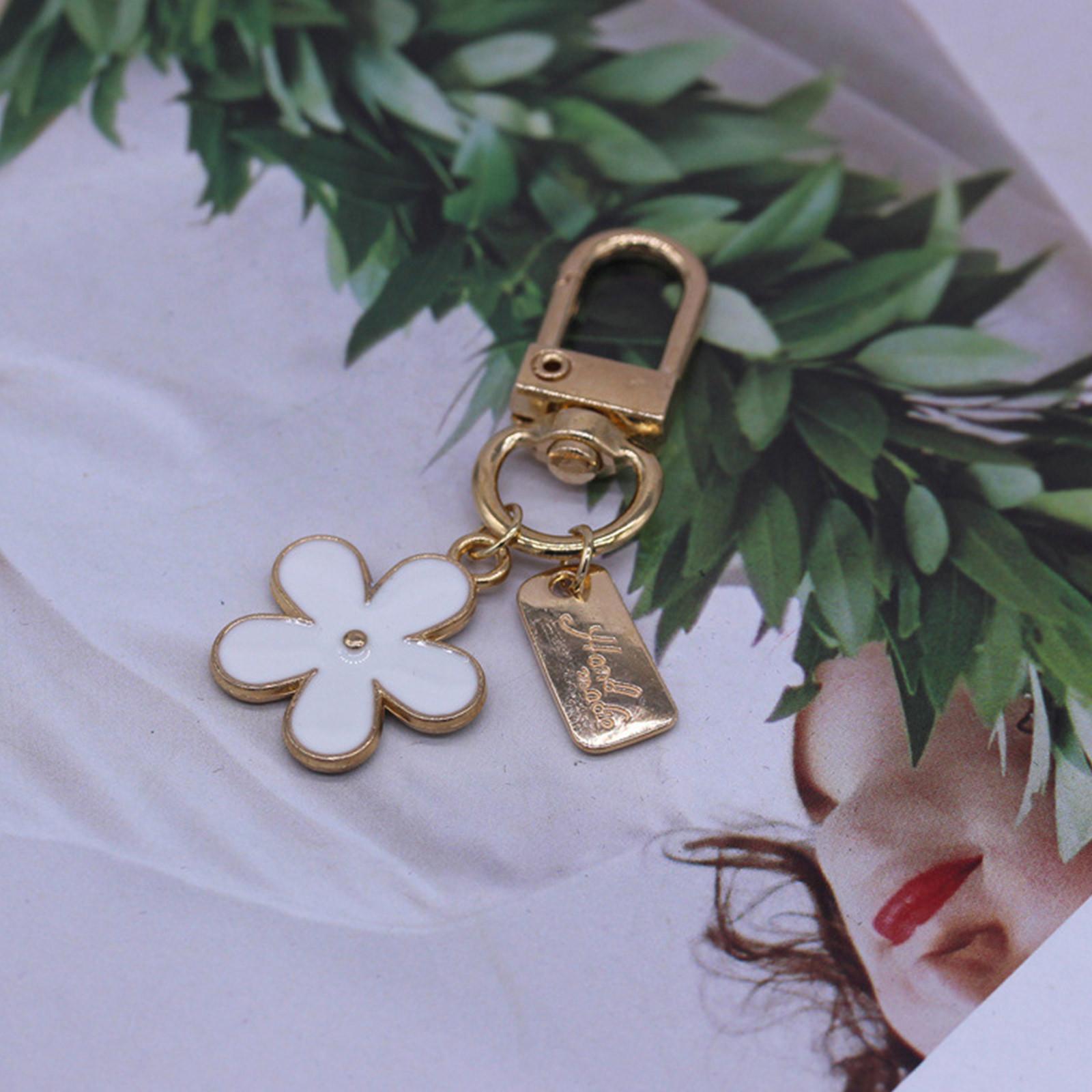 Sweet And Cute Dripping Oil Flower Pendant Keychain Alloy Letter Keychain Pendant One Size белый