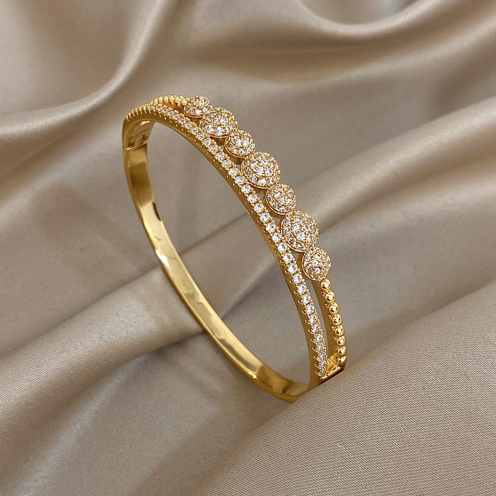 Luxury Sparkling Zircon Gold Plated Bracelet for Women Bridal Elegant Geometry Open Spring Buckle Bangle Wedding Jewelry Gift
