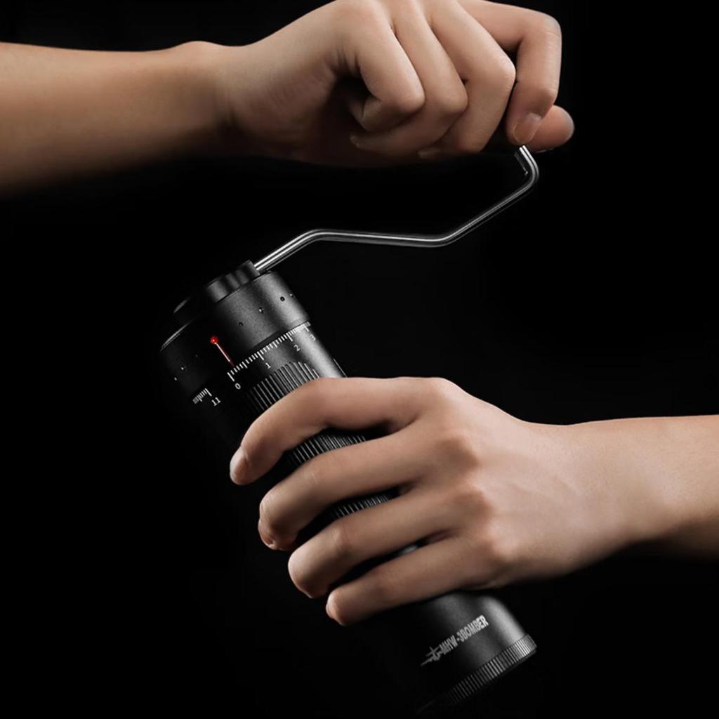 MHW-3BOMBER Blade R3 PRO Coffee Grinder, Hand-Cranked Manual Coffee Bean Grinding Machine, Titanium-Coated