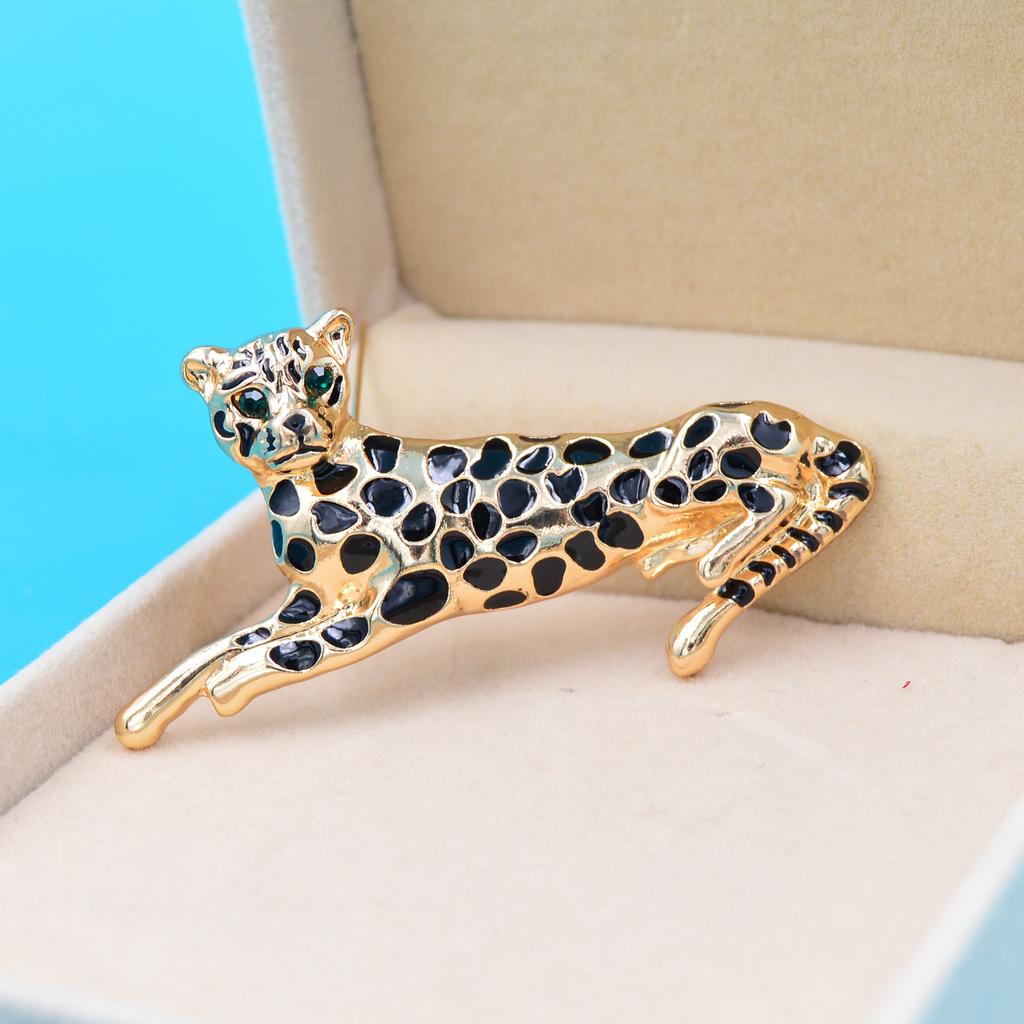 Neue Emaille Leopard Brosche Frauen und Männer Pin Unisex Schmuck Mode Winter Zubehör