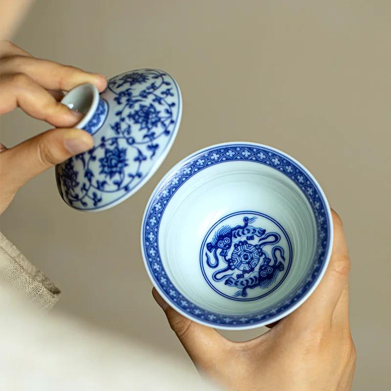Retro Blue and White Porcelain Gaiwan Teacup Chinese Handmade Flower Pattern Tea Tureen Portable Ceramic Tea Bowl Teaware 160ml
