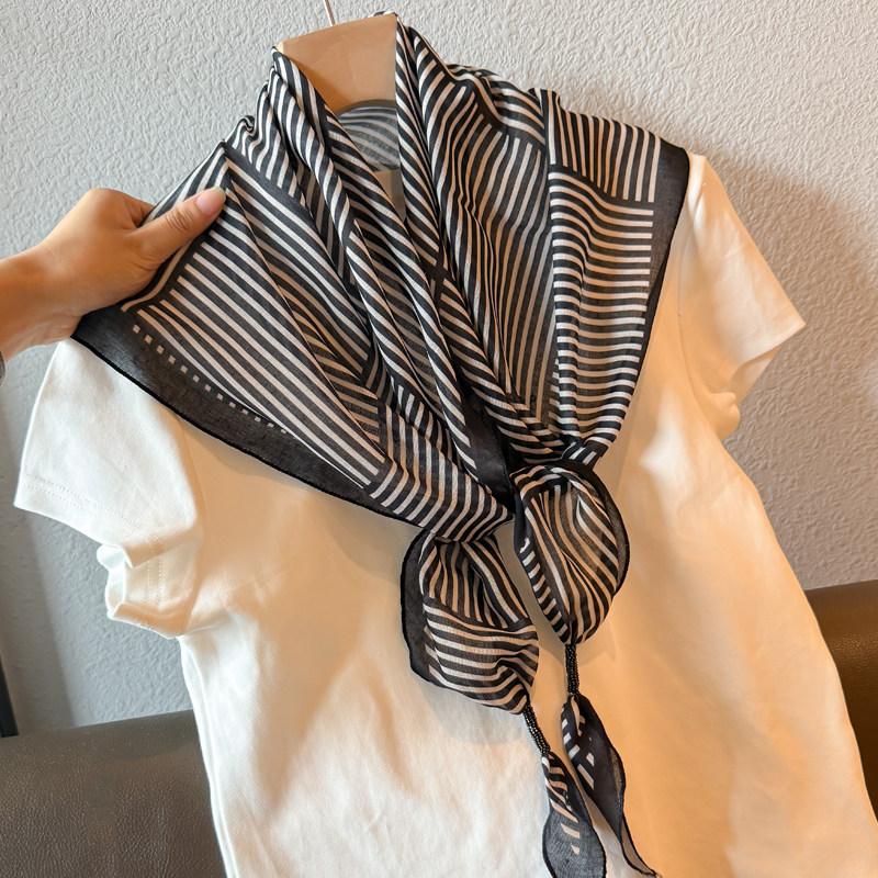 Japanese Retro Polka Dot Cotton and Linen Triangle Scarf Silk Scarf Women's Thin Neck Protection Scarf High-end Neck Scarf