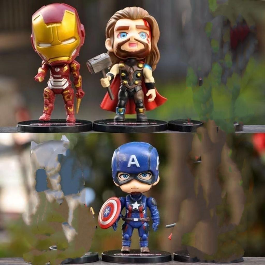 Scatola a Sorpresa Action Figures Marvel Avengers, Batman Iron Man Spider-Man Captain America Giocattoli, Ornamenti Modello da Collezione per Bambini e Fan