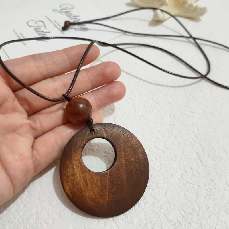 Wooden Love Ring Pendant, Leather Rope Pendant, Women's Sweater Chain, Retro Simple Long Necklace.