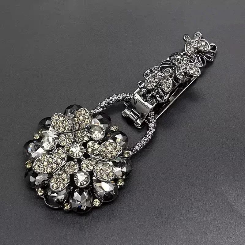 

Fur coats buckles mink button made of Zinc Alloy,Rhinestone decorative metal Buckles. Fur coat accessories
