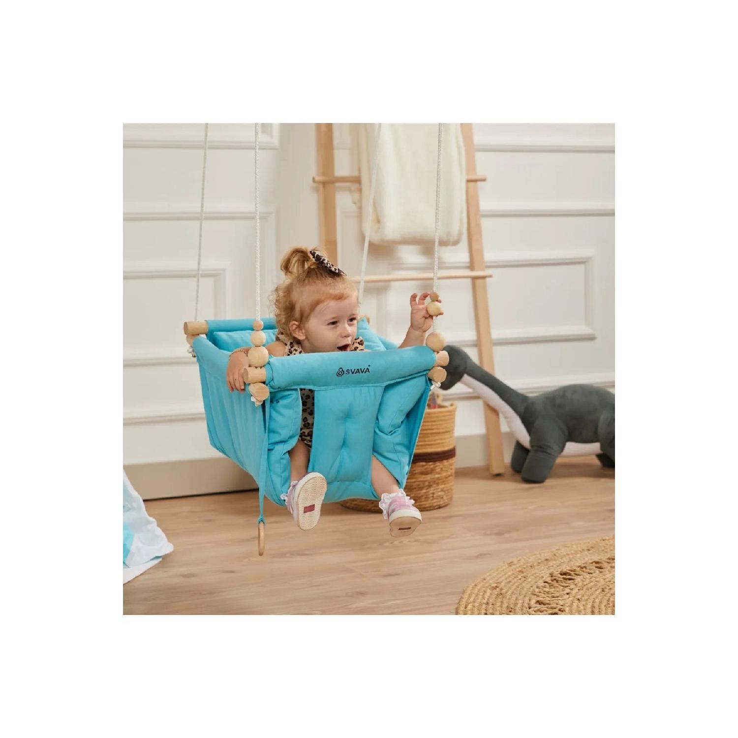 

Comfort Baby Wooden Swing, Child Switching On The Ceiling зелений