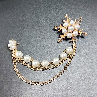 New Versatile Pearl Snowflake Tassel Brooch Fashion Accessories Corsage Female Fashion Brooches for Women Chain Pin Jewelry