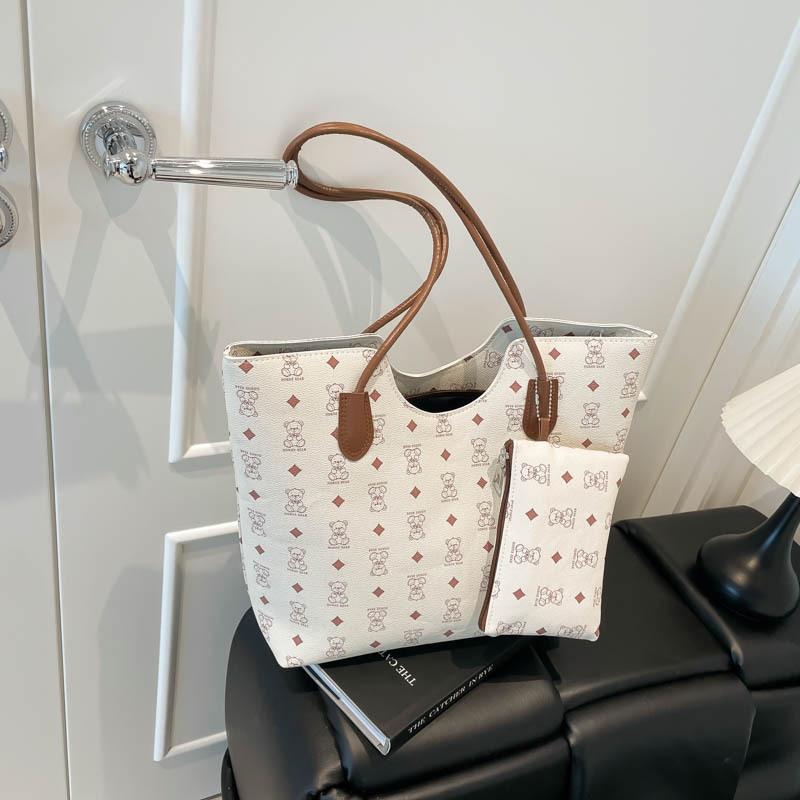 

Large capacity shoulder bucket bag, new retro fashion tote bag, women s versatile commuter vegetable basket bag белый