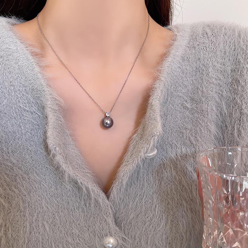 Elegant Gray Pearl Necklace for Women: Simple Luxury with Zircon Clavicle Chain – Versatile, Chic, and On-Trend