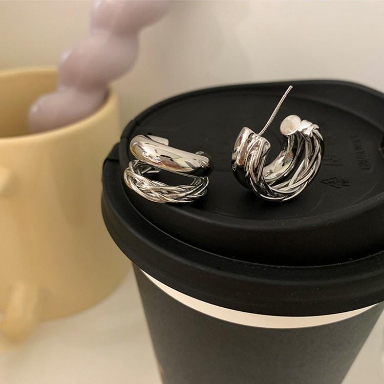 

Premium double-layer twist metal earrings retro personality simple and versatile temperament stud earrings