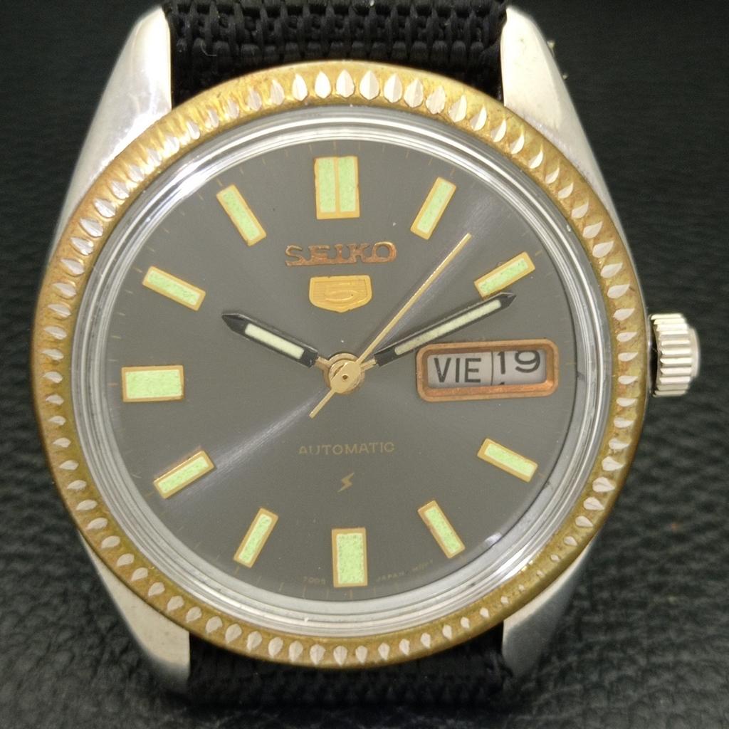 USED VINTAGE SEIKO 5 AUTOMATIC JAPAN MENS DAY/DATE ORIGINAL DIAL WATCH A433860-2