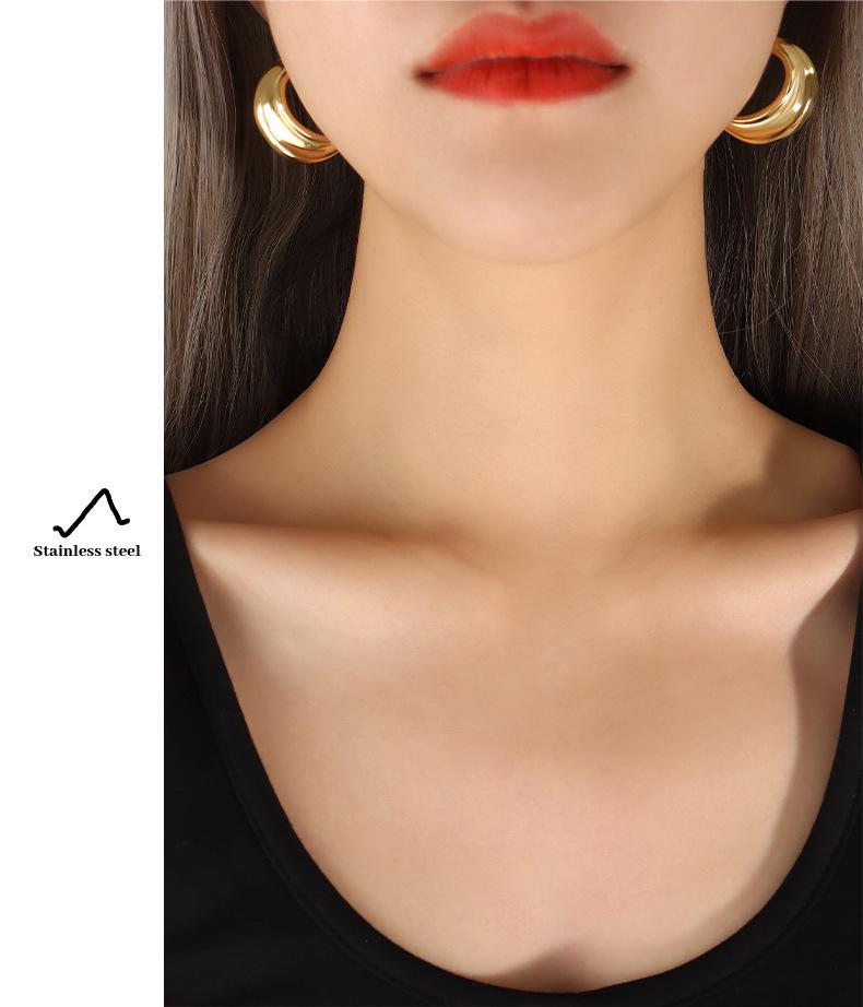 C-Shaped Textured Titanium Steel Earrings, 18k Gold-Plated, Minimalist European and American Style for Autumn/Winter, Christmas Edition F229