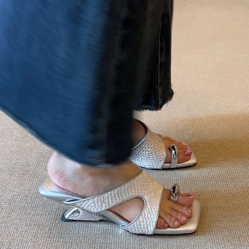 Special Heel Slippers Women's Summer New Square Toe Open Toe Metal Cover Toe Cutout Non-Slip Flip Flops