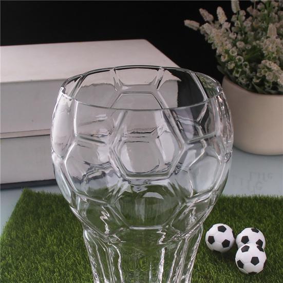 Soccer Beer Glass, 600ml Football Embossed Pint Cup, Heavy Duty Clear Glass Mug for Craft Beer, Home Bar Sports Fan Gift