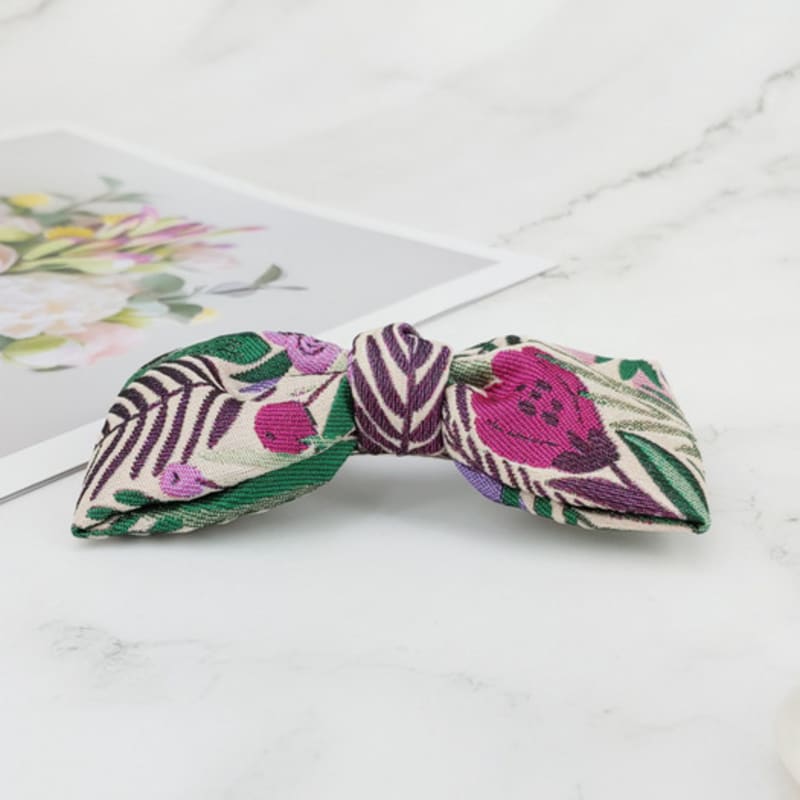 MAIA Rosen-Jacquard-Band-Anstecknadel - Lila