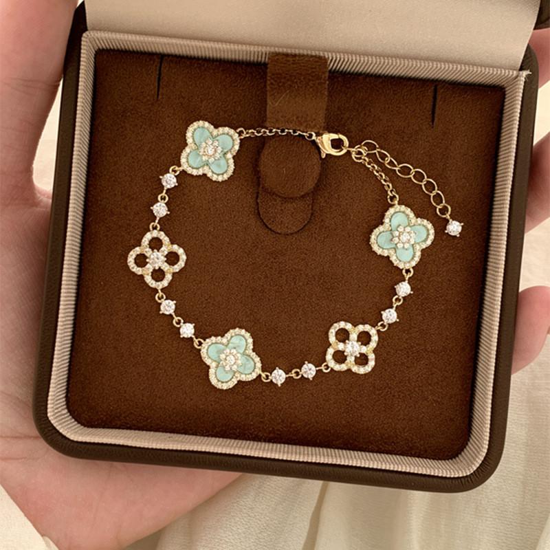 Light Luxury Clover Pendant Bracelet With Zircon Stones For Womens Fashion Gift