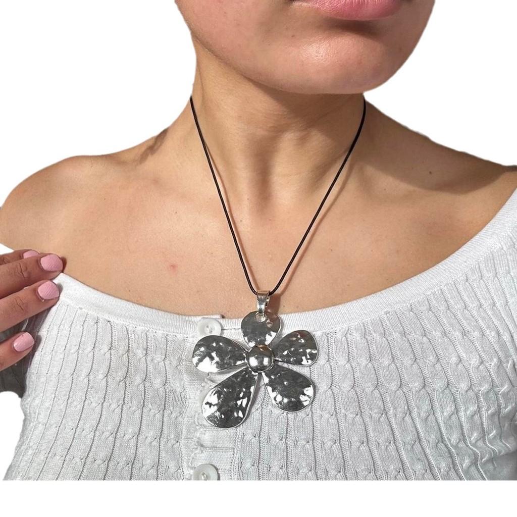 2024 Summer Unique Alloy Flower Necklace For Women Fashion Accessories