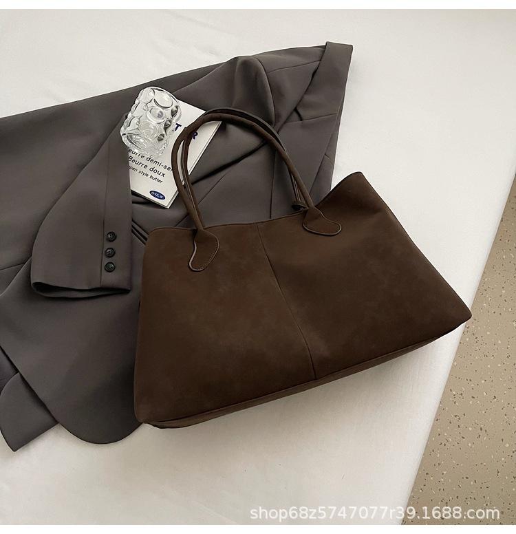 Retro matte bag women's large capacity 2025 new fashion fashion fashion simple shoulder bag commuter tote bag