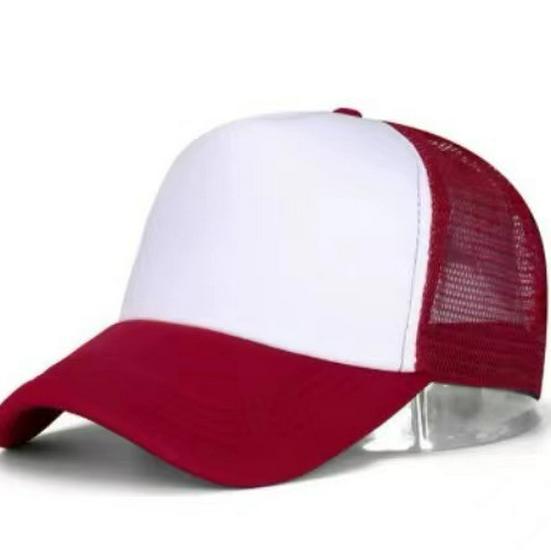 Cappellino Trucker Stampato con Logo e Visiera Ricamata