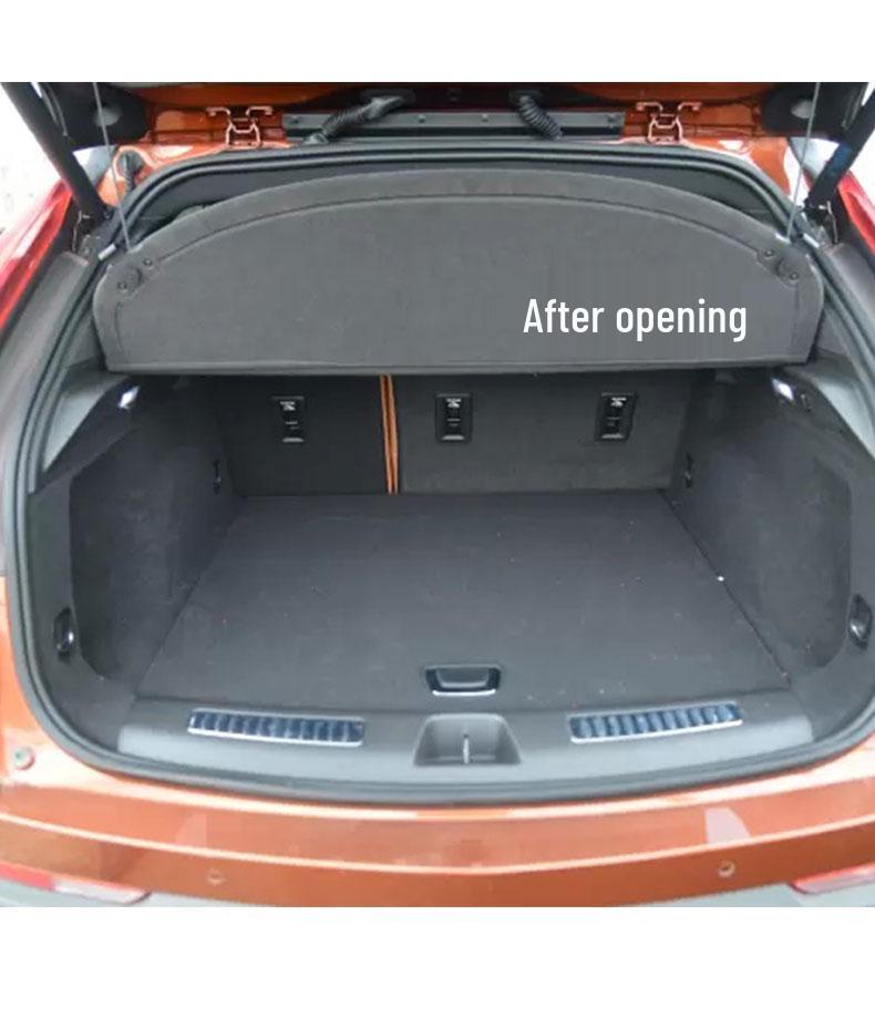 Cadillac XT4 Zadní přepážka zavazadlového prostoru a kryt úložné police