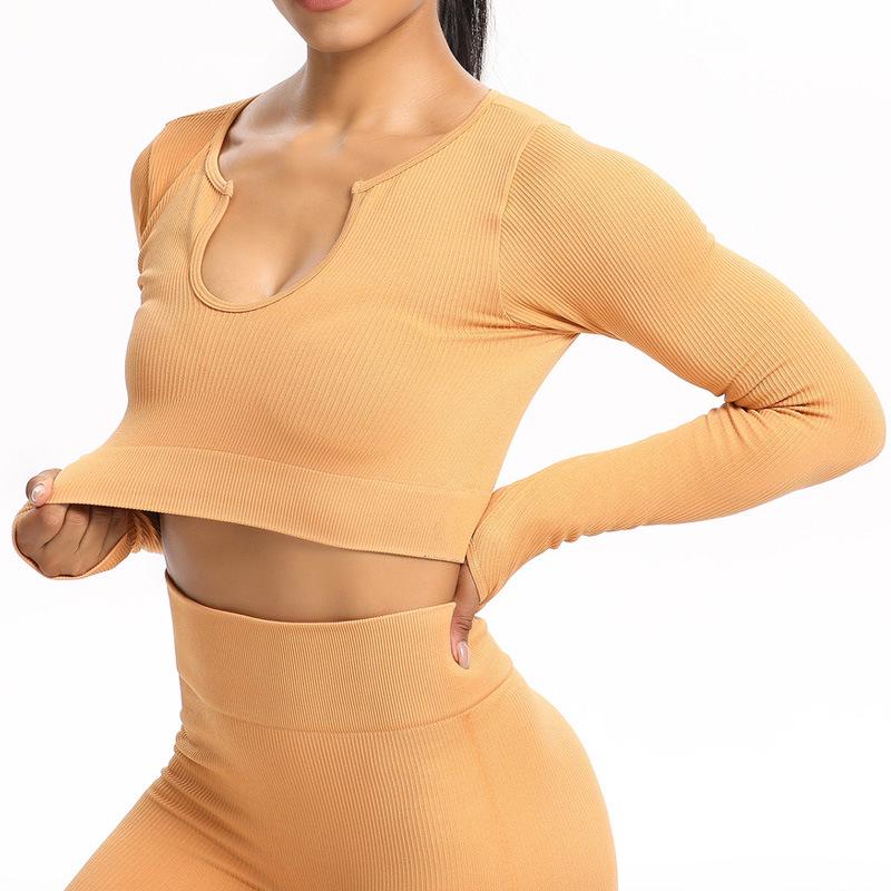 European & American Seamless Knitted Yoga Set: Peach Butt Sports Shorts & Short Sleeve Bra Vest for Summer Fitness