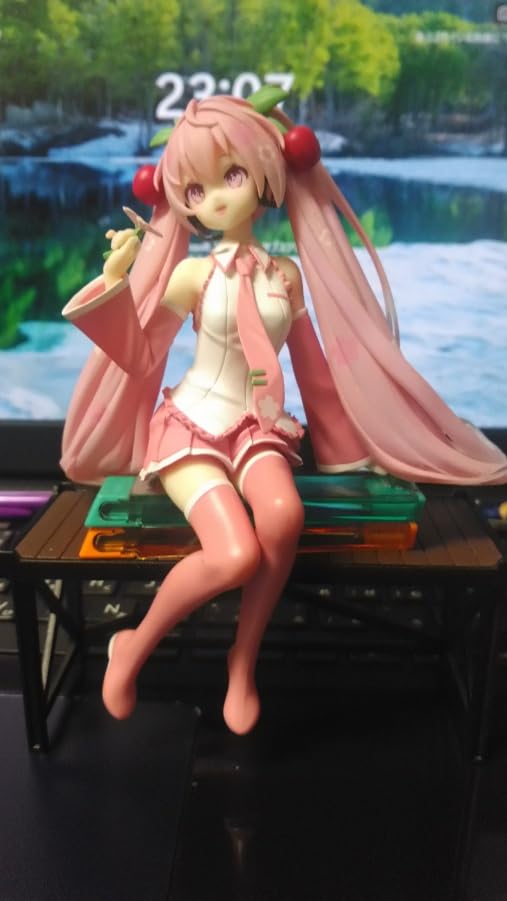 Furyu Hatsune Miku Noodle Stopper Figure Sakura Miku 2024