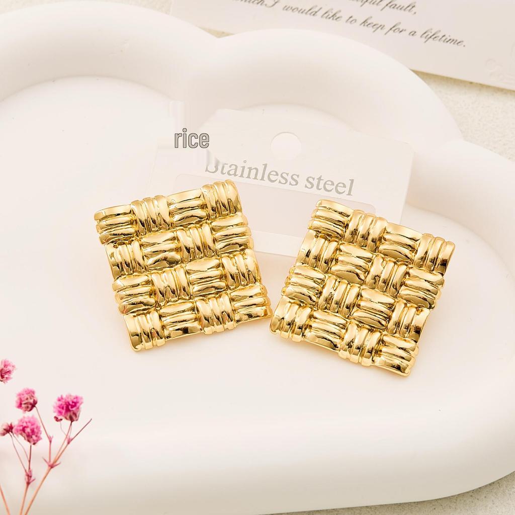 Hot-Selling Retro Metal Earrings: Stainless Steel Fashionable Stud Jewelry