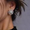 Exquisite durchbrochene Ohrringe mit Blumen für Frauen Silberfarben Brillante Zirkonia-Accessoires Wirbelform Ohrstecker Schmuck