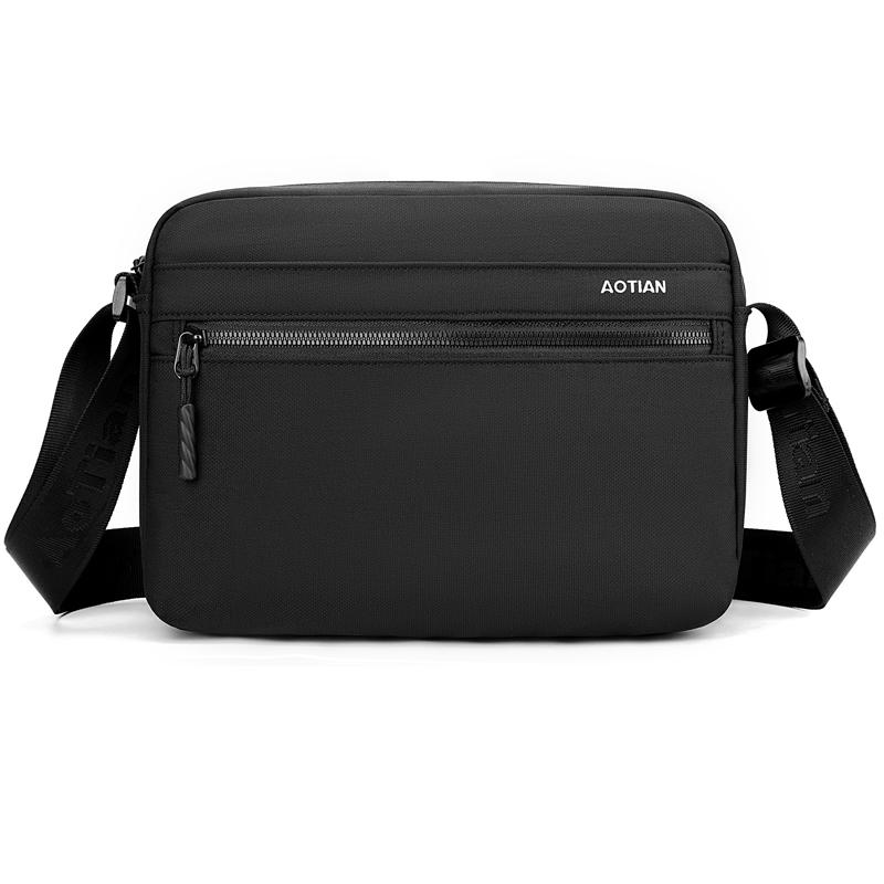 Men's Shoulder Bag Lightweight Outdoor Crossbody Bag