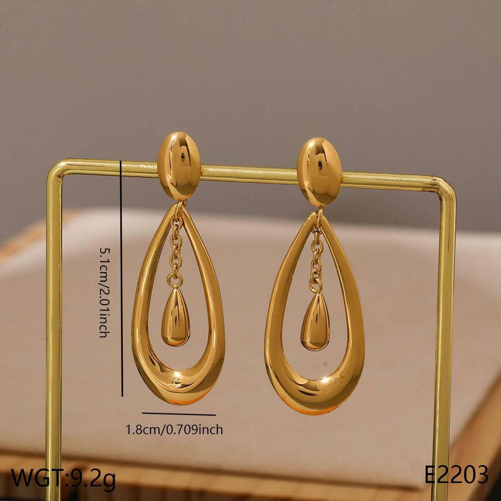 Gold C-Shaped Round Hoop Earrings with Bright Surface, French Light Luxury, High-End Stainless Steel