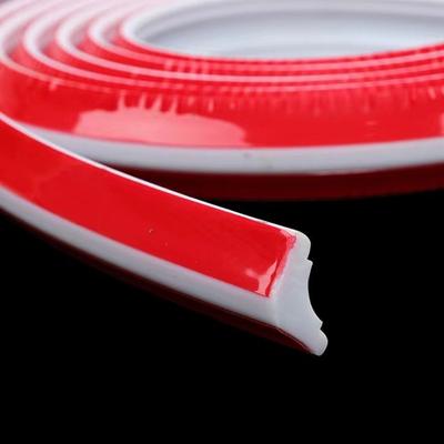 Bordures de Moulure Adhésives en Caoutchouc 5m pour Coin de Mur et Plinthes Bandes Décoratives pour l'Esthétique de la Maison