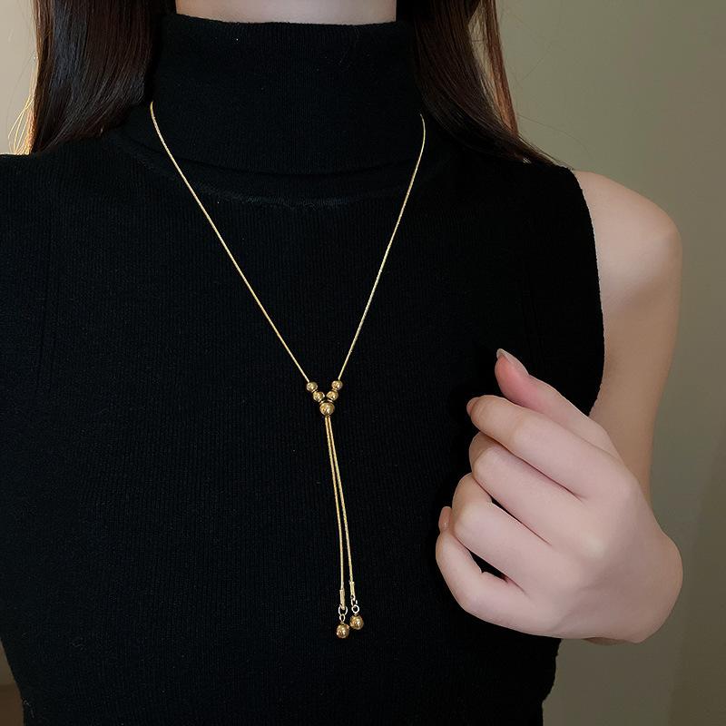 French Casual Wind Titanium Steel Triangle Necklace Light Luxury High Sense Simple Sweater Chain Trend Item Decoration Niche