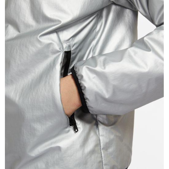 Nike Dámská lehká bunda Windrunner s kapucí a potiskem písmen, casual, syntetická výplň, metalicky stříbrná, černá, CJ2262-095