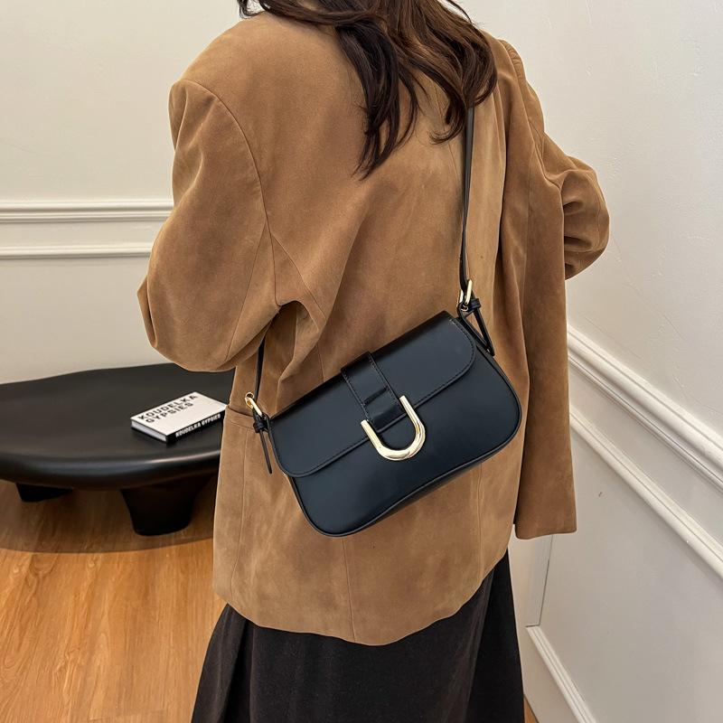 Premium Bag Women's 2025 New Retro Burgundy Horseshoe Buckle Fashion Hand-held Underarm Bag Shoulder Messenger Bag