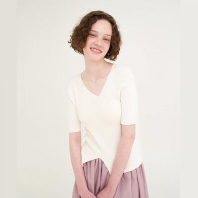 119 000 Krw Comfortable 3d Knit Eco Cotton Silk V Neck Top Aewst3400