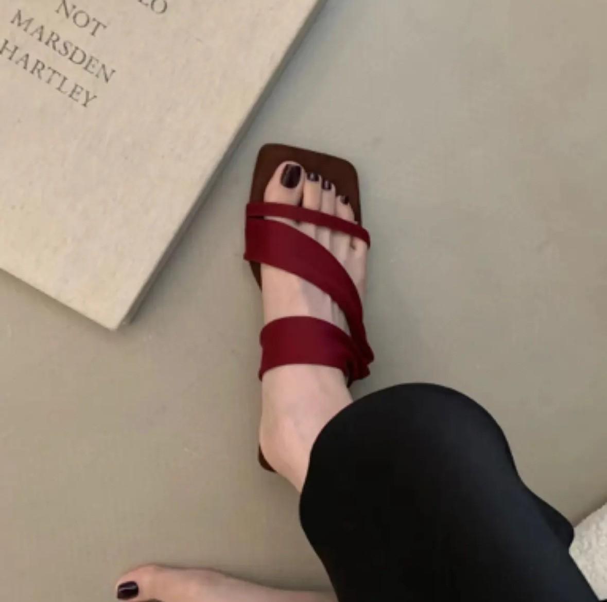 French fashion versatile open-toed suede two wearing sandals women summer retro low-heeled one-word with ice silk one-word slippers women 40 2839₽