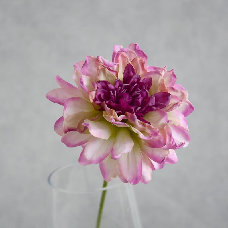 Elegante künstliche Dahlie: Minimalistische Heim- & Bar-Dekoration mit gebrannten Kanten