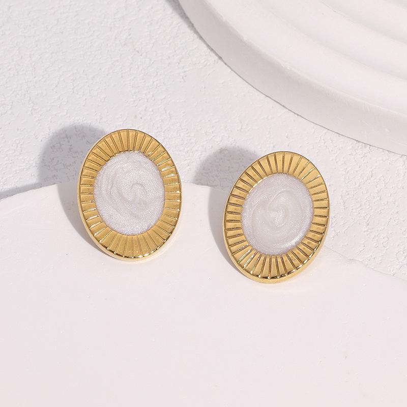 Hypoallergenic Vintage New Stainless Steel Drip Earrings Classic Retro Light Luxury 18k Gold Non-fading Stud Earrings