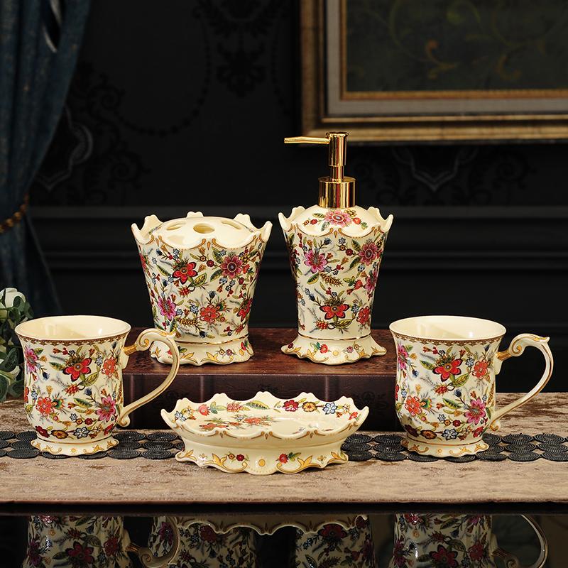Badezimmer-Zubehör-Set Keramik Zahnbürstenhalter Seifenschale Seifenspender Gurgelbecher Badezimmer-Set im europäischen Stil Hochzeitsgeschenk